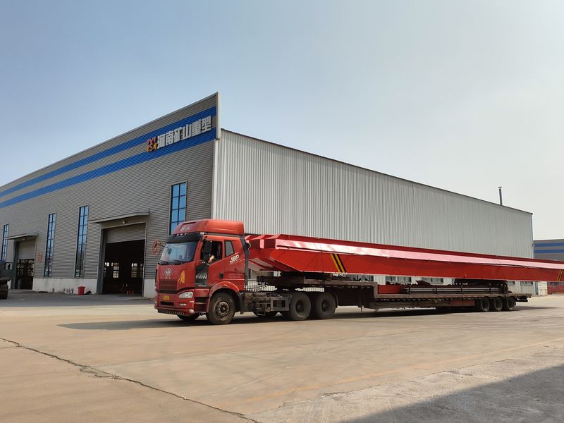 4臺(tái)電動(dòng)單梁起重機(jī)，LD10t-26.53m，發(fā)往浙江交付客戶使用。