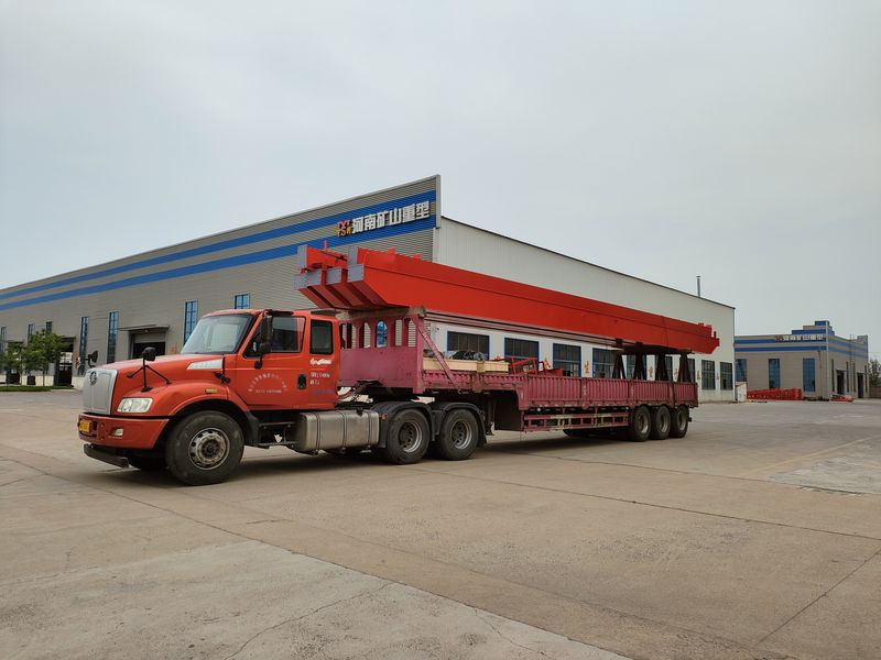 電動葫蘆橋式起重機(jī) 3臺 LH5t-17m 制作完成，發(fā)往河南漯河交付客戶使用。